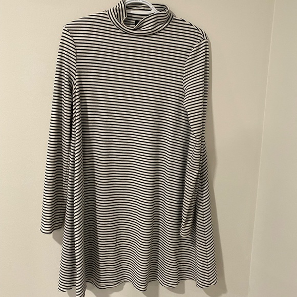 Mink pink black and white stripped flowy dress. Turtle neck! Size medium - Picture 1 of 4
